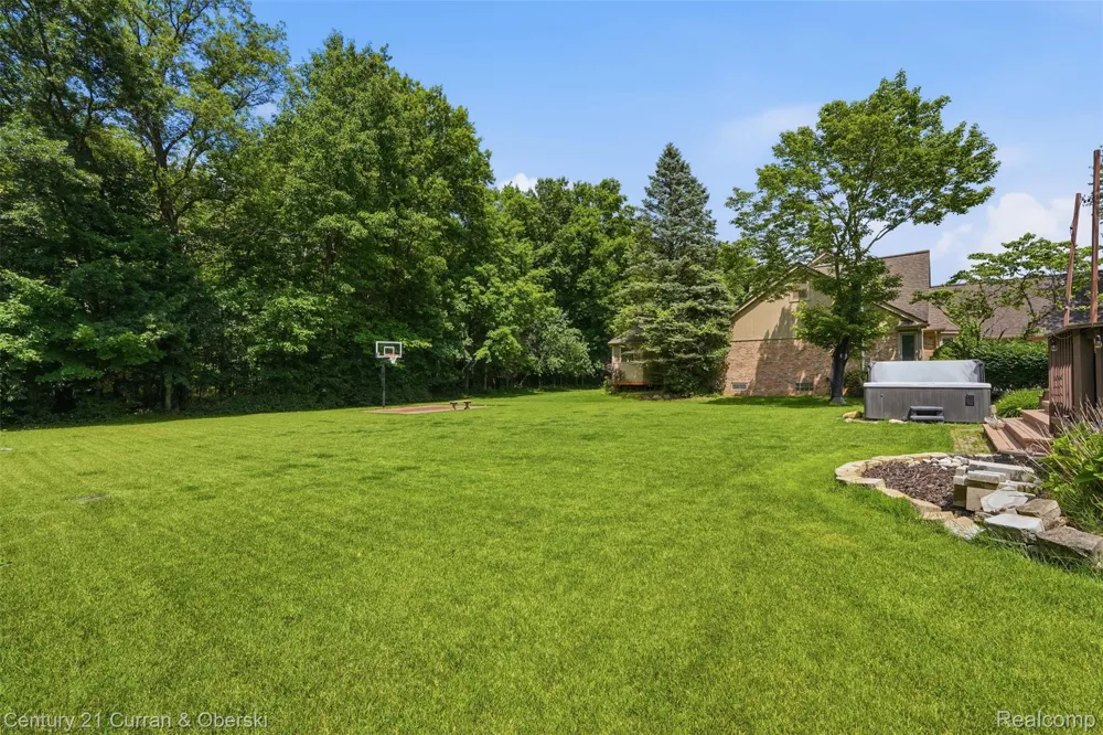 47008 Cider Mill Drive Novi City, MI 48374