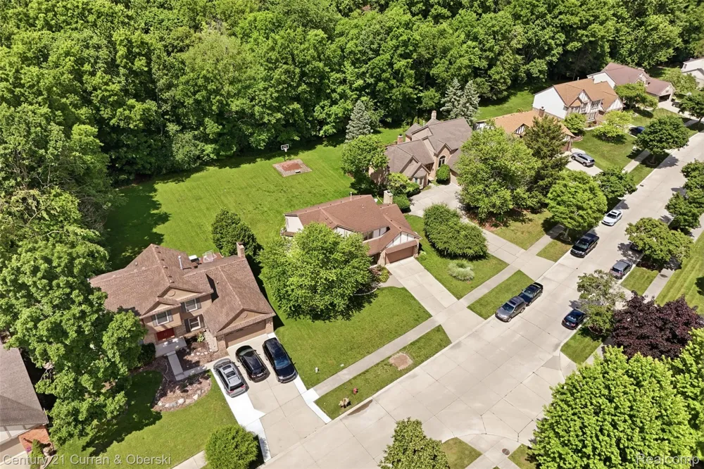 47008 Cider Mill Drive Novi City, MI 48374