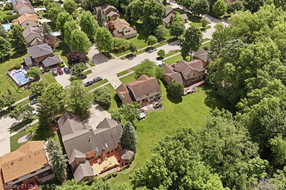 47008 Cider Mill Drive Novi City, MI 48374
