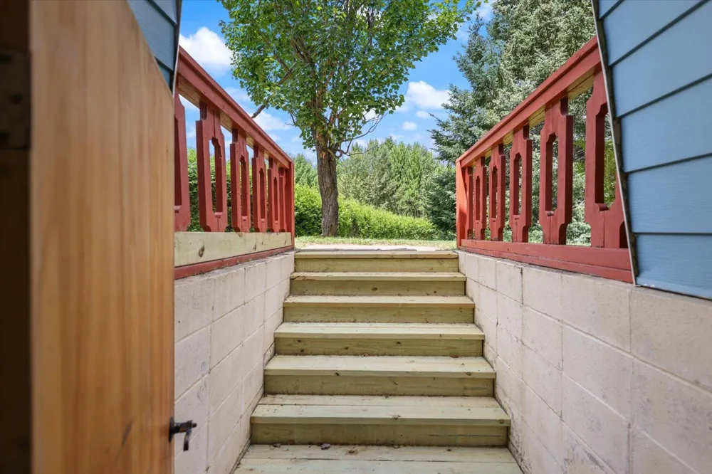 8557 Highway 21 Babbitt, MN 55706
