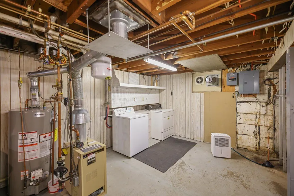 8557 Highway 21 Babbitt, MN 55706