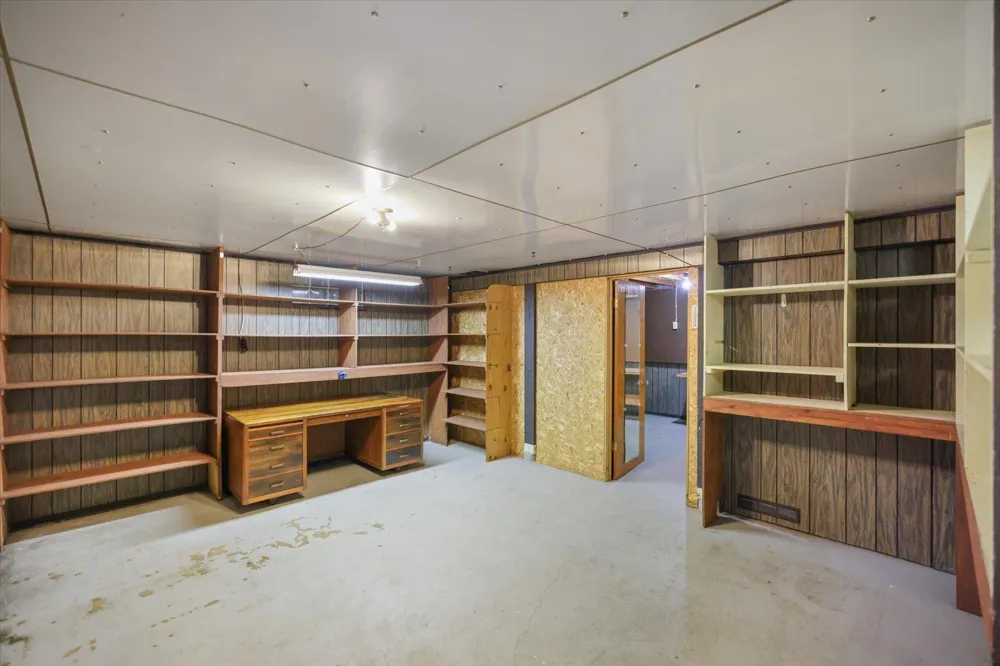 8557 Highway 21 Babbitt, MN 55706