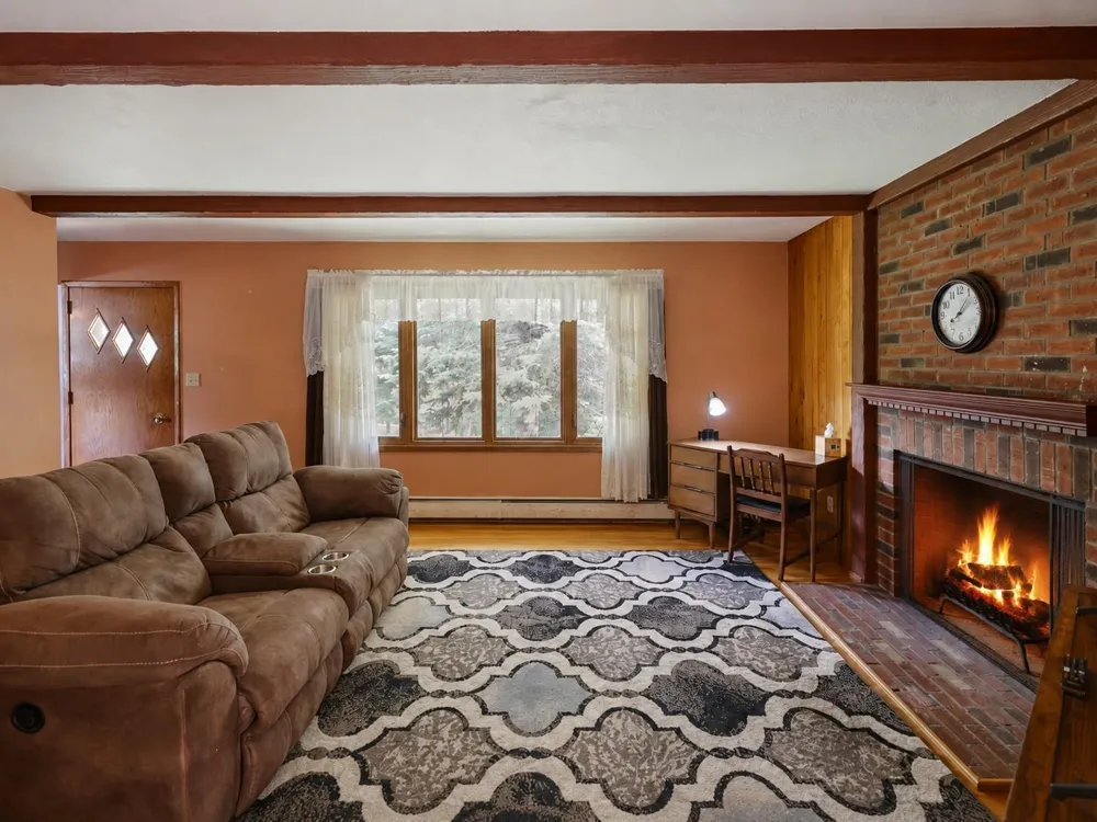 8557 Highway 21 Babbitt, MN 55706