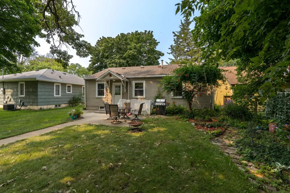 113 Hazel Street Mankato, MN 56001