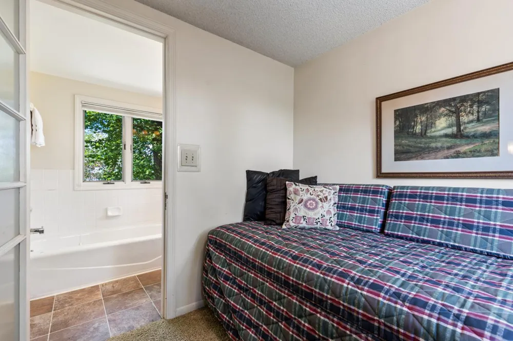 1000 Gale Island Shorewood, MN 55331