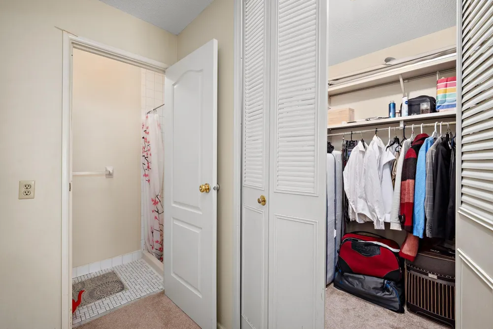 10211 Cedar Lake Road #204 Minnetonka, MN 55305