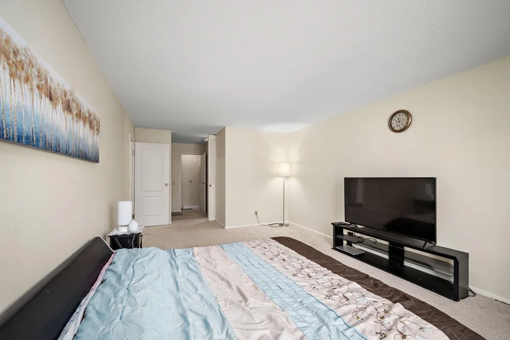 10211 Cedar Lake Road #204 Minnetonka, MN 55305