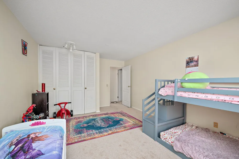 10211 Cedar Lake Road #204 Minnetonka, MN 55305