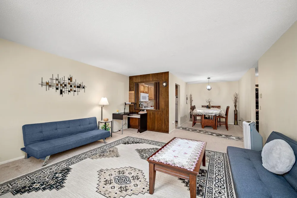10211 Cedar Lake Road #204 Minnetonka, MN 55305