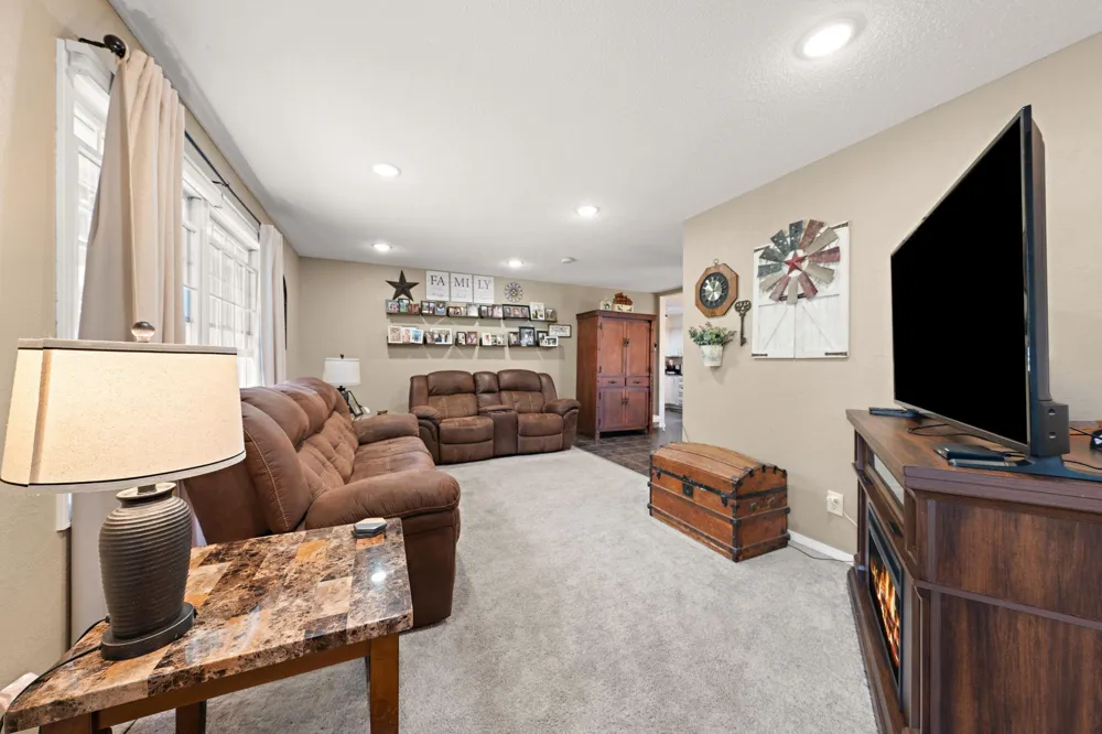 380 2nd Street Hammond, WI 54015