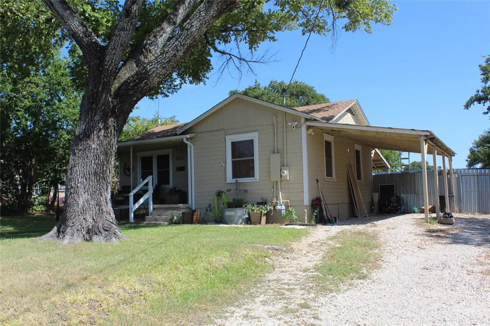 2311 Bridge Street Gatesville, TX 76528