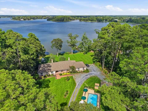 27476 TRAVELERS REST COURT