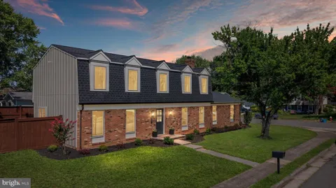 401 CRESTWOOD SW