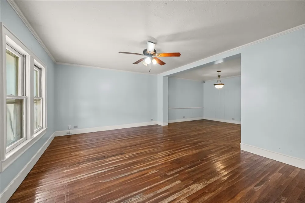 813 E Market Street Sinton, TX 78387