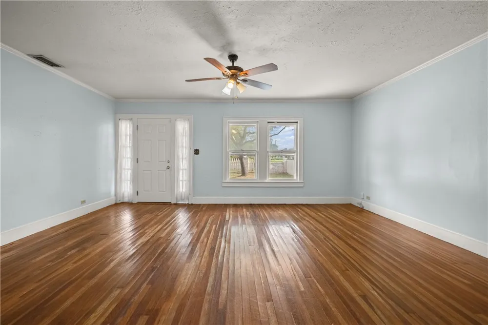 813 E Market Street Sinton, TX 78387