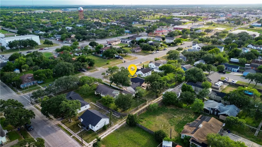 813 E Market Street Sinton, TX 78387