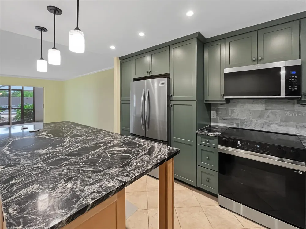 6470 HOLLYWOOD BOULEVARD #104 Sarasota, FL 34231