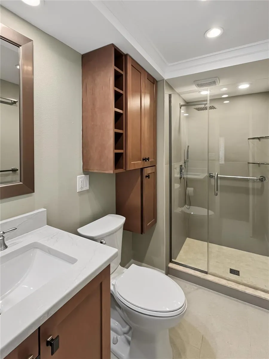6470 HOLLYWOOD BOULEVARD #104 Sarasota, FL 34231