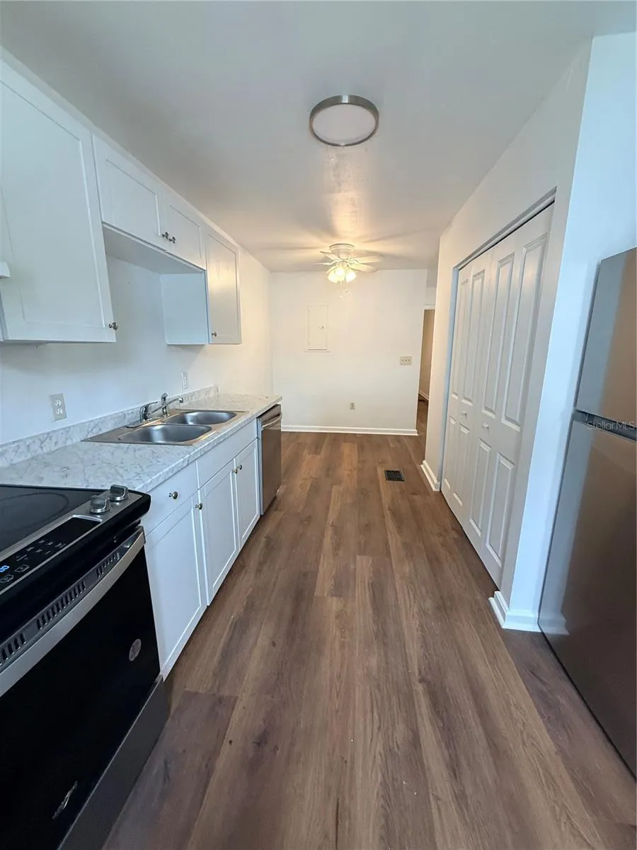 229 W WISCONSIN AVENUE Deland, FL 32720