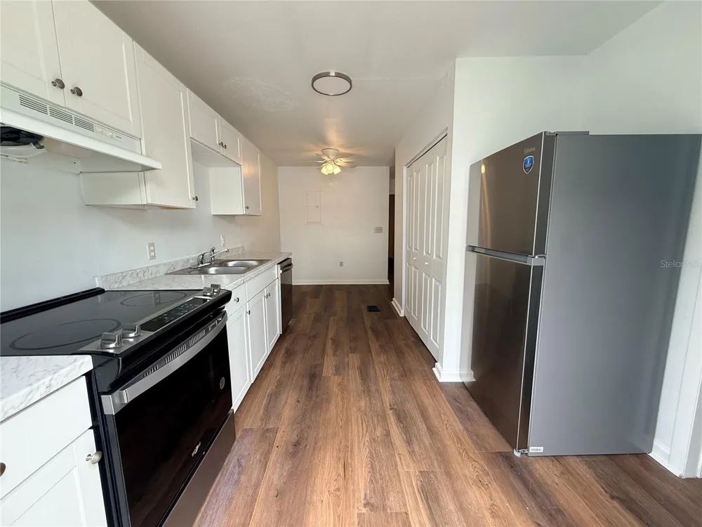 229 W WISCONSIN AVENUE Deland, FL 32720