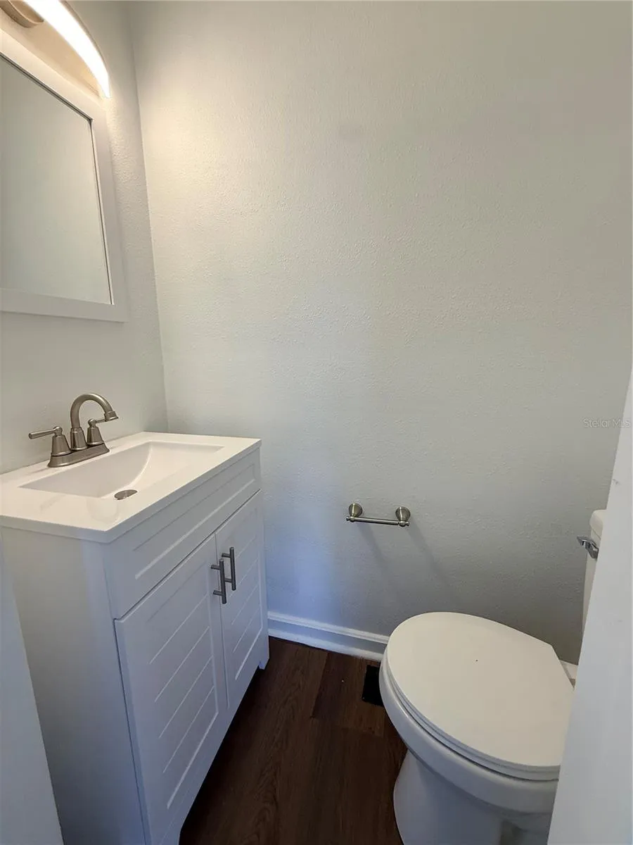 229 W WISCONSIN AVENUE Deland, FL 32720