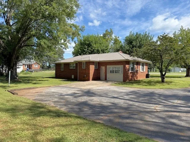 108 Black St McMinnville, TN 37110