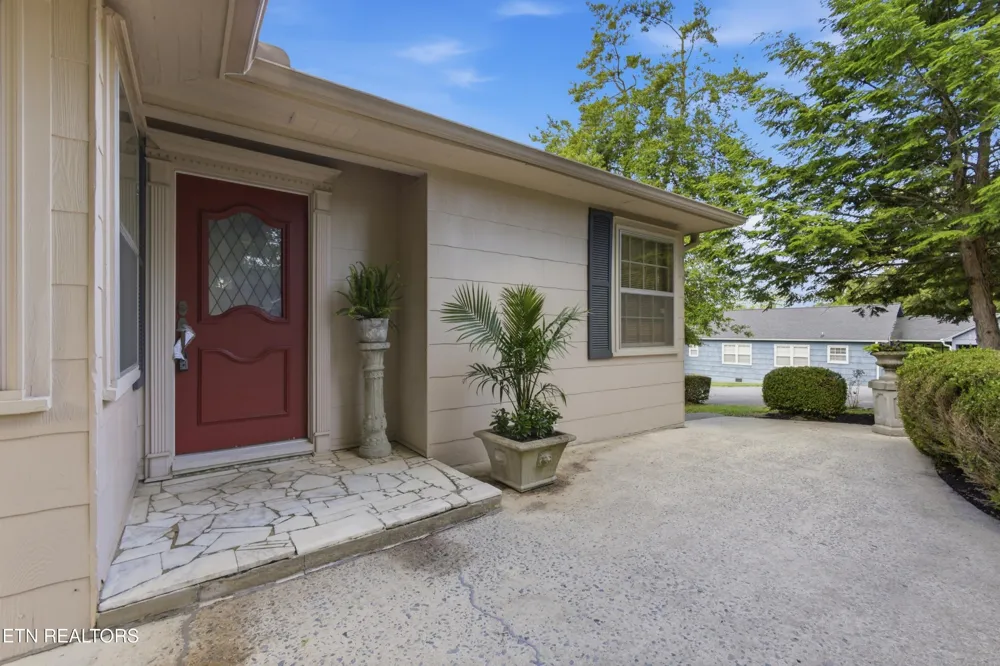 617 Mill St Kingston, TN 37763