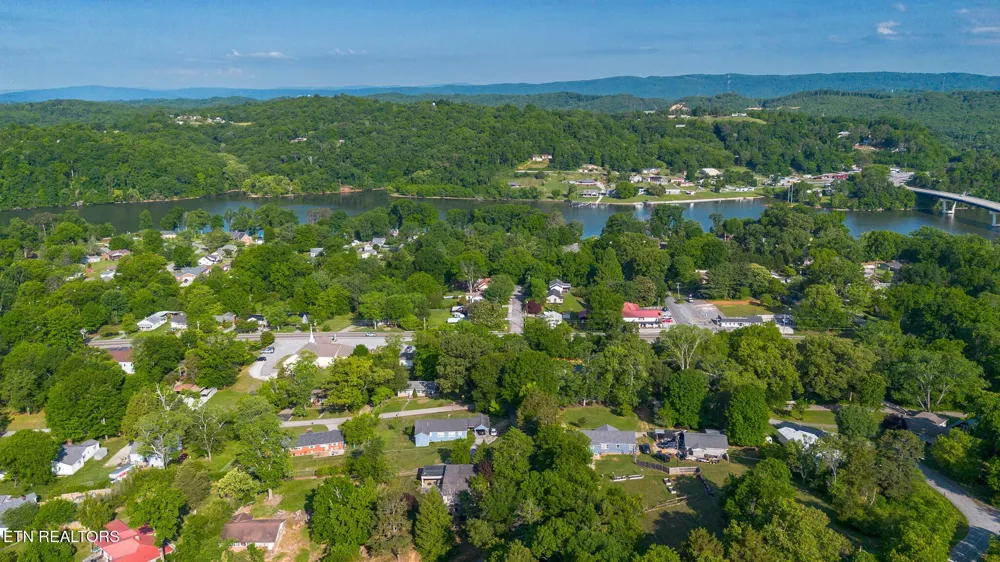 617 Mill St Kingston, TN 37763