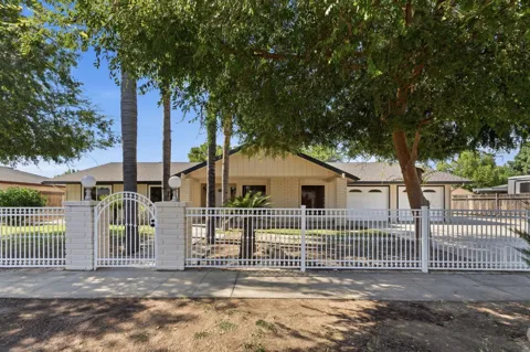 2577 W Noble
