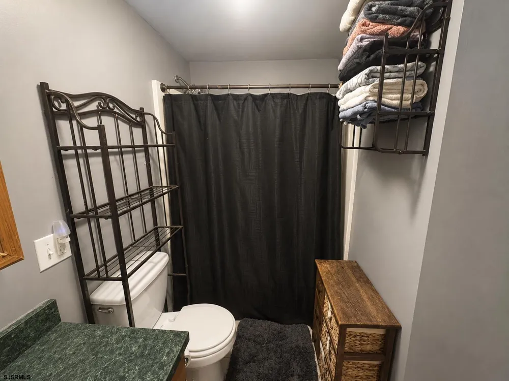 221 Meyner Ln Newtonville, NJ 08346