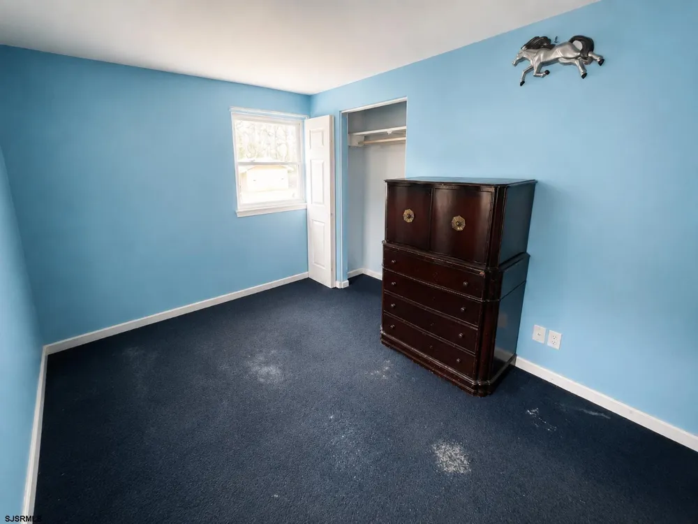 221 Meyner Ln Newtonville, NJ 08346