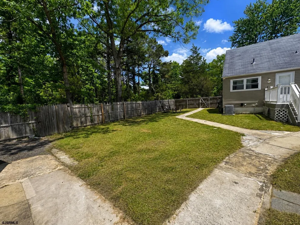 221 Meyner Ln Newtonville, NJ 08346