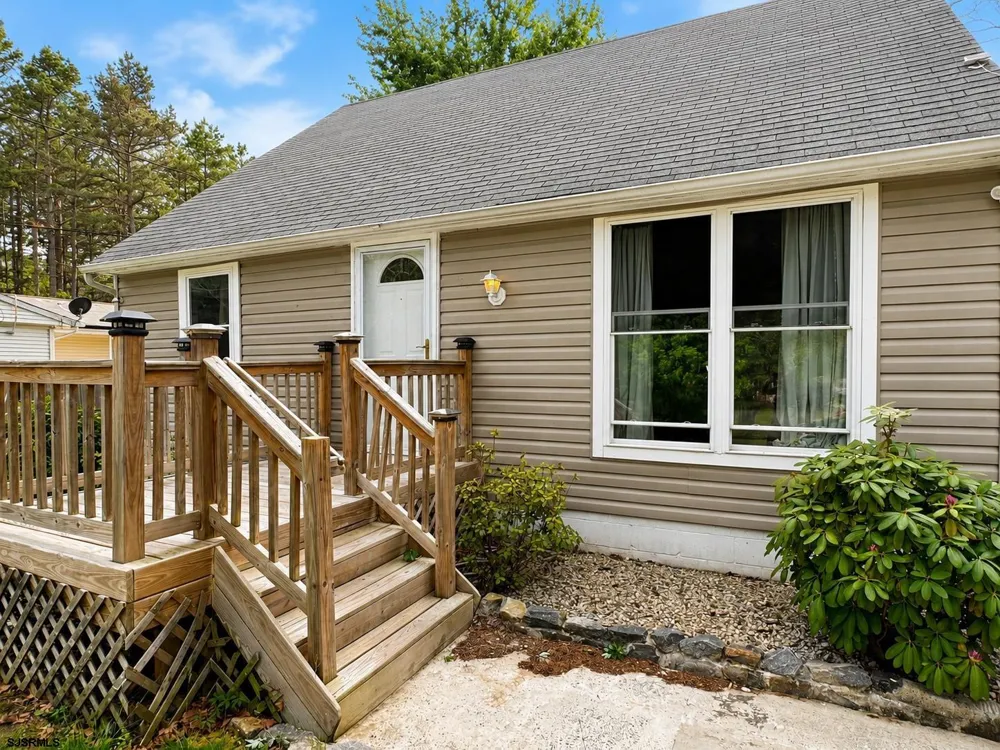 221 Meyner Ln Newtonville, NJ 08346