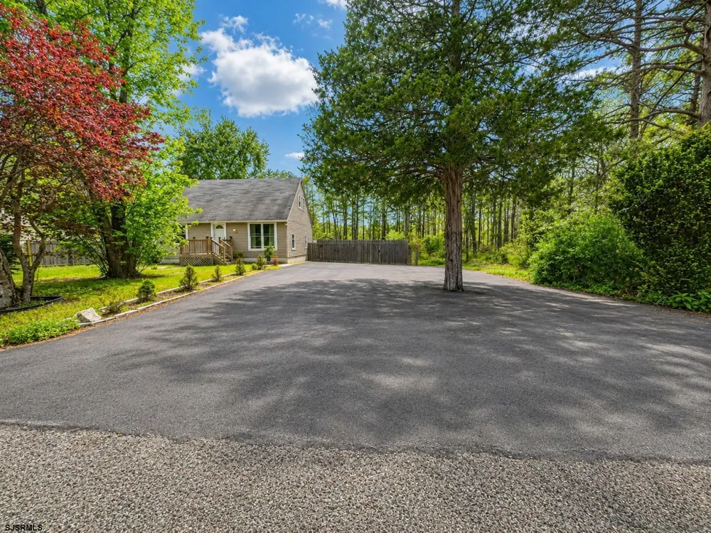221 Meyner Ln Newtonville, NJ 08346