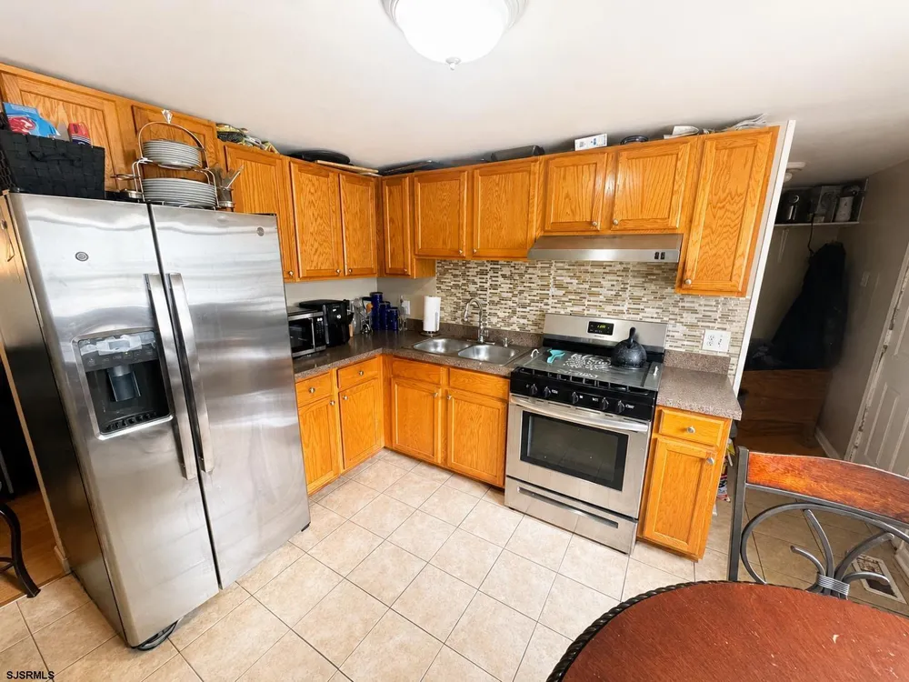 221 Meyner Ln Newtonville, NJ 08346