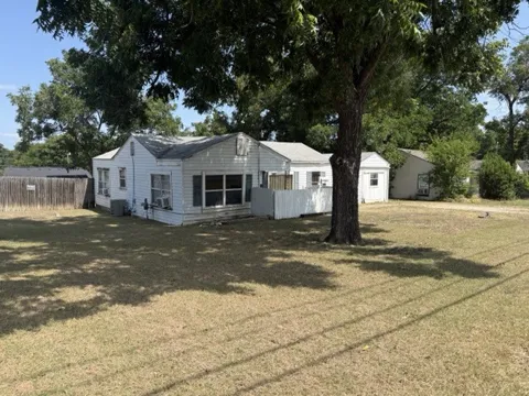 3815 Beverly Drive