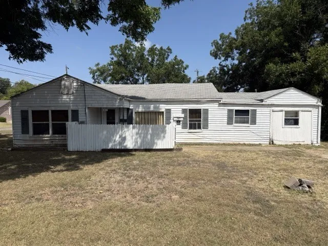 3815 Beverly Drive Beverly Hills, TX 76711