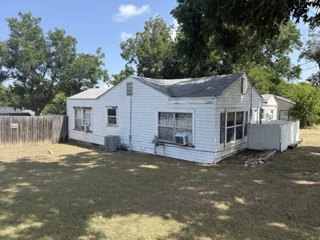 3815 Beverly Drive Beverly Hills, TX 76711