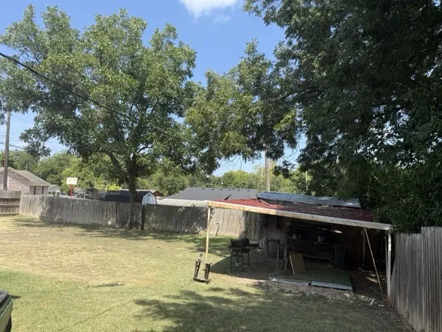 3815 Beverly Drive Beverly Hills, TX 76711