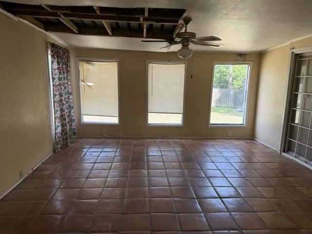 3815 Beverly Drive Beverly Hills, TX 76711