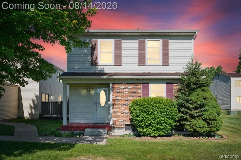 2824 Roundtree Drive Troy City, MI 48083