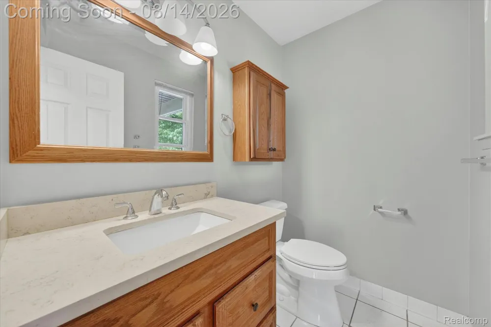 2824 Roundtree Drive Troy City, MI 48083