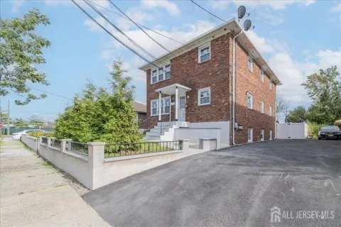 54 Bergen Street #1