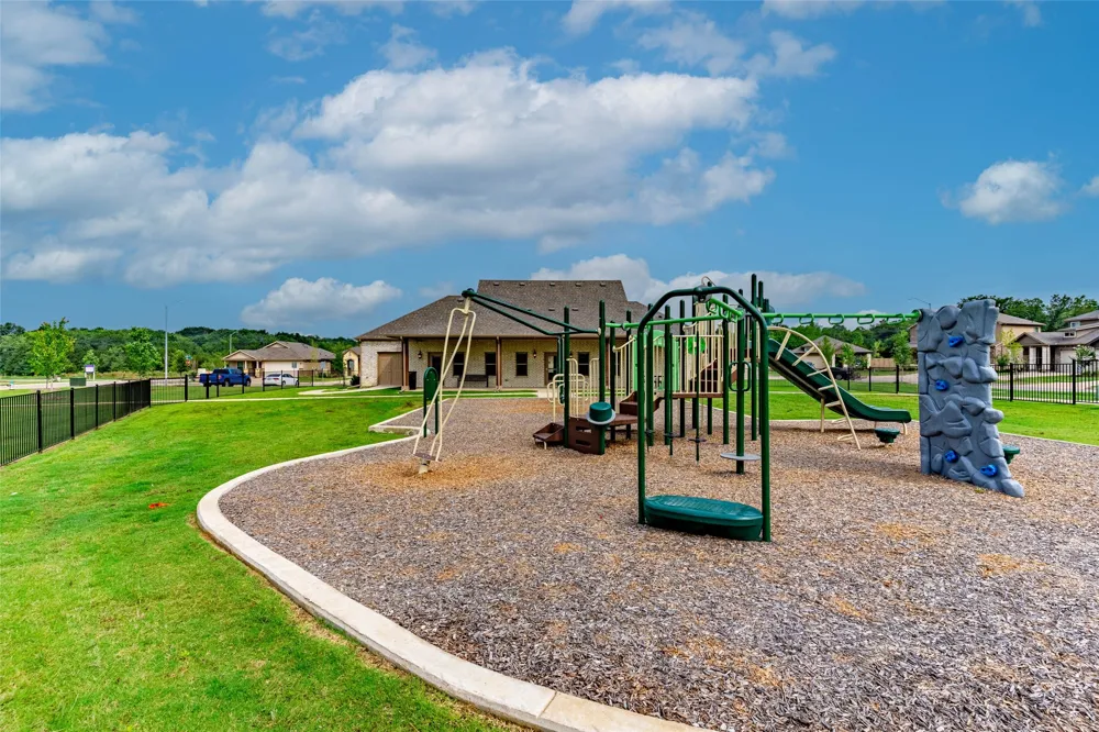 209 Fairmeade Drive Terrell, TX 75160