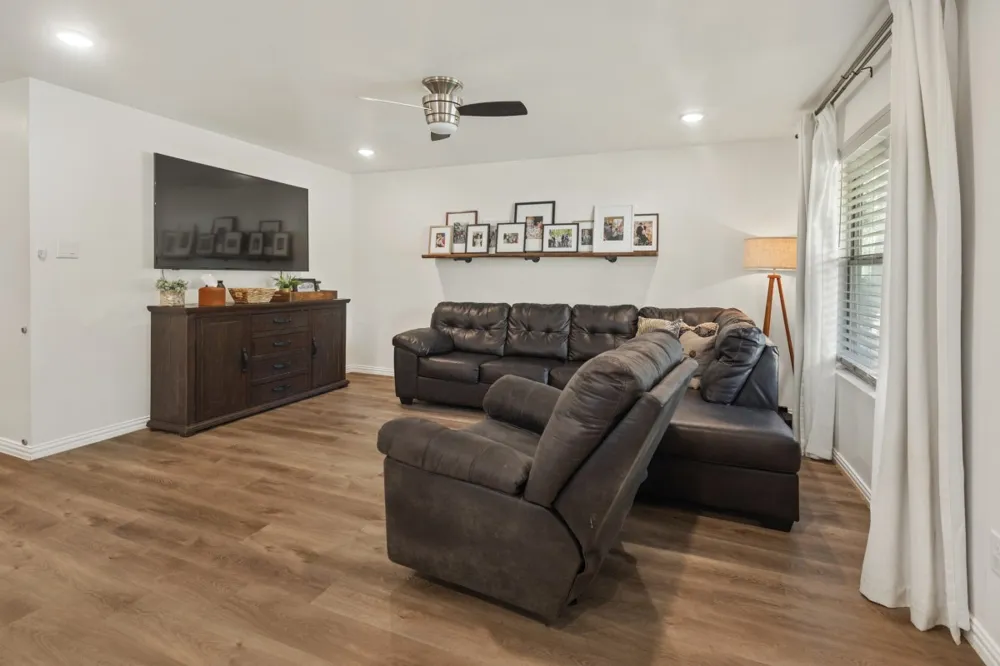 6121 Choctaw Drive Mabank, TX 75156