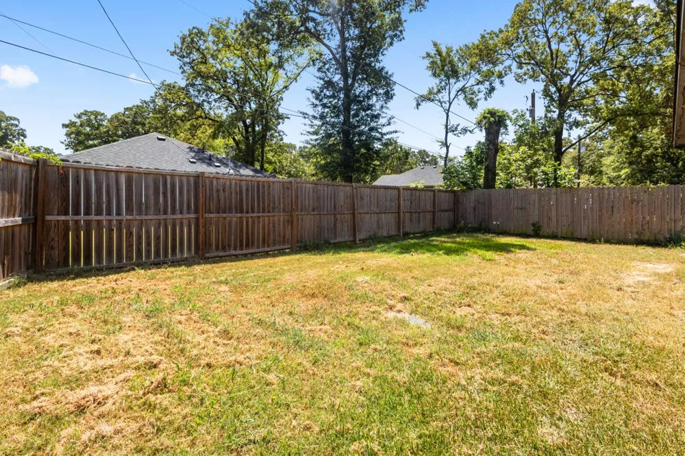 6121 Choctaw Drive Mabank, TX 75156