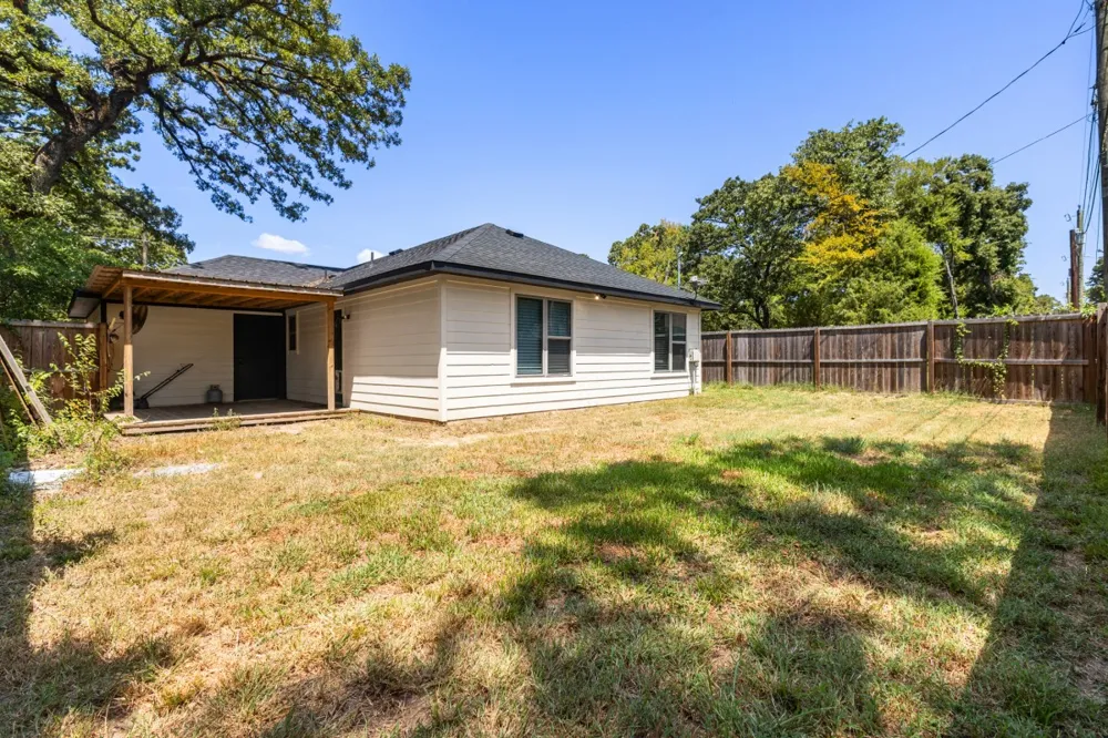 6121 Choctaw Drive Mabank, TX 75156
