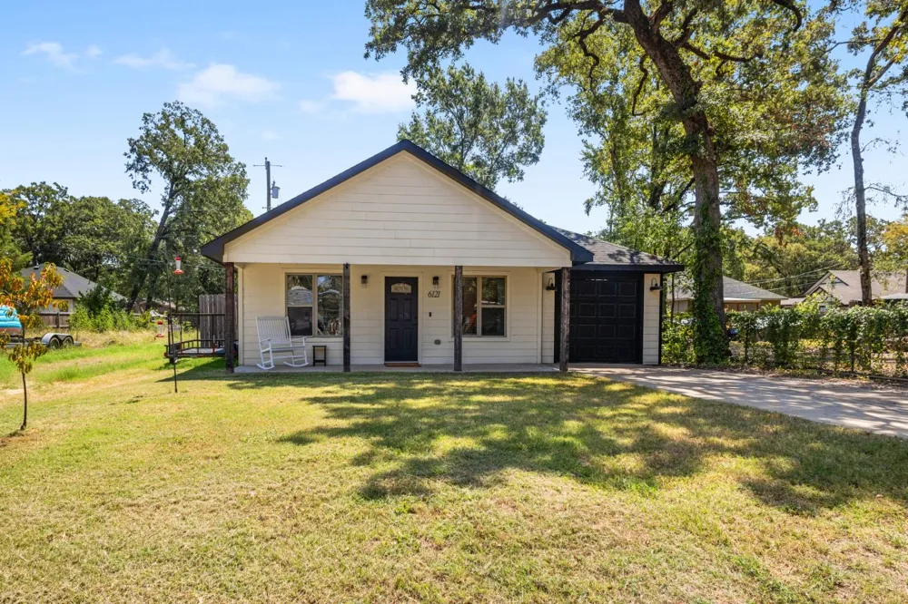 6121 Choctaw Drive Mabank, TX 75156