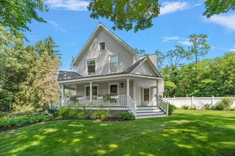 2519 W John Beers Road Stevensville, MI 49127