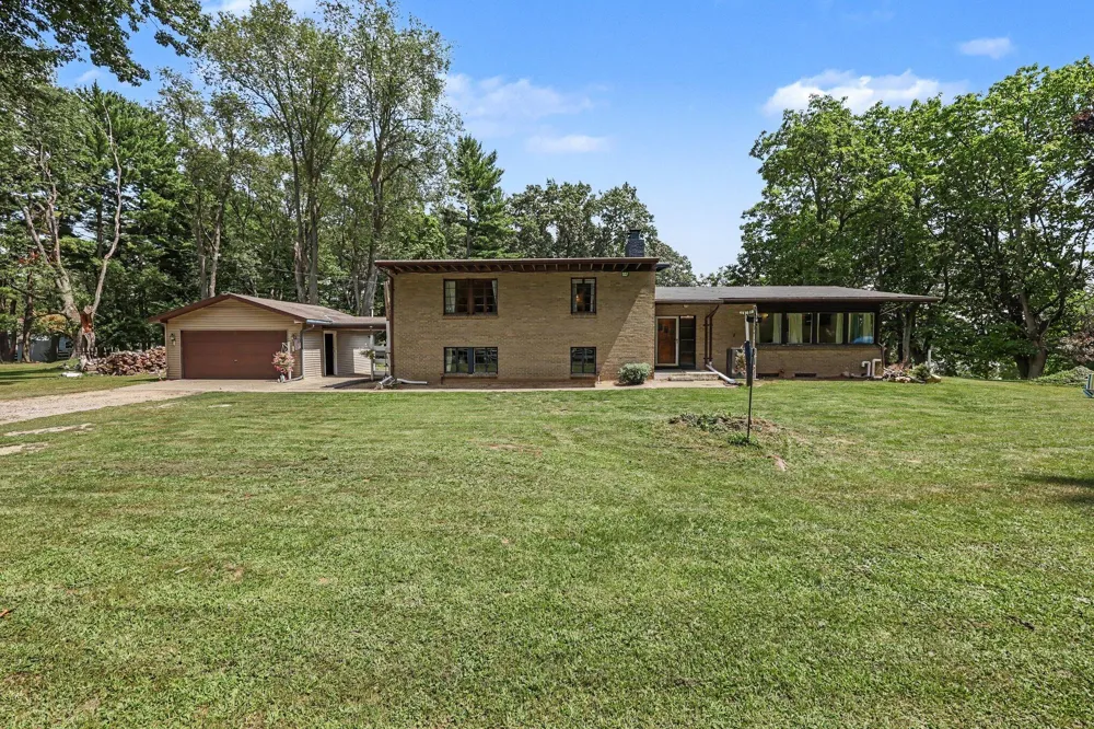 8550 Meridian Road Henrietta Township, MI 49272
